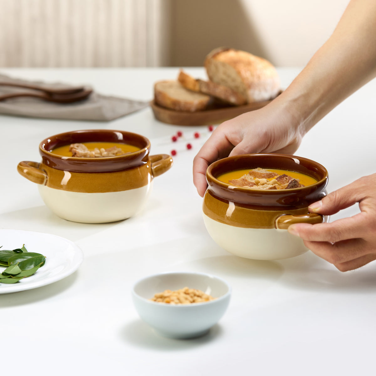 Ceramic Soup Bowls with Handles, 26.5 oz, Set of 4, Cream/Copper